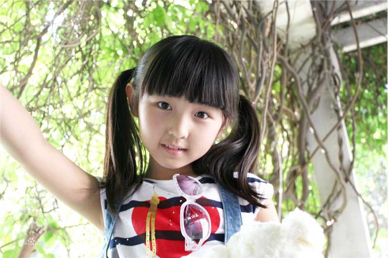 张子枫(Wendy Zhang)枫枫的成长时光素颜照相册