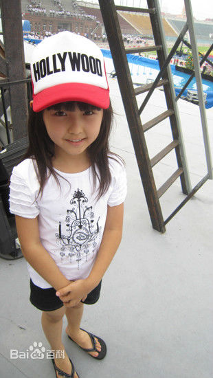 张子枫(Wendy Zhang)枫枫的成长时光素颜照相册