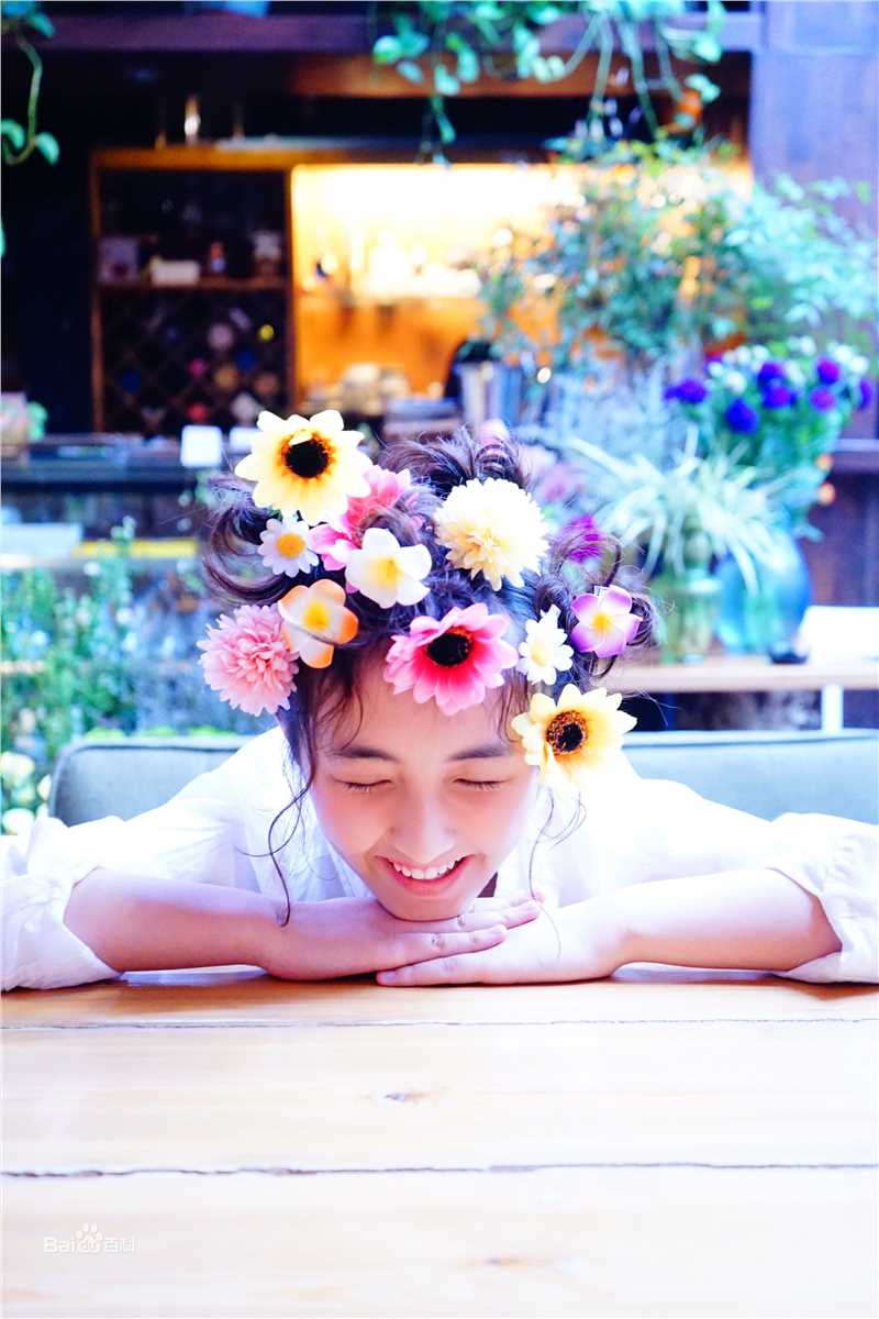 张子枫(Wendy Zhang)微“枫”前后照片