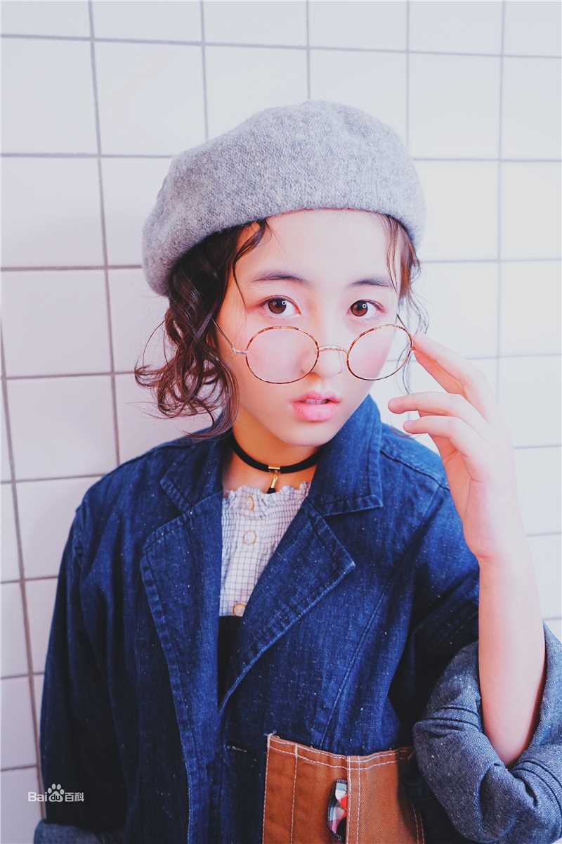 张子枫(Wendy Zhang)微“枫”前后照片