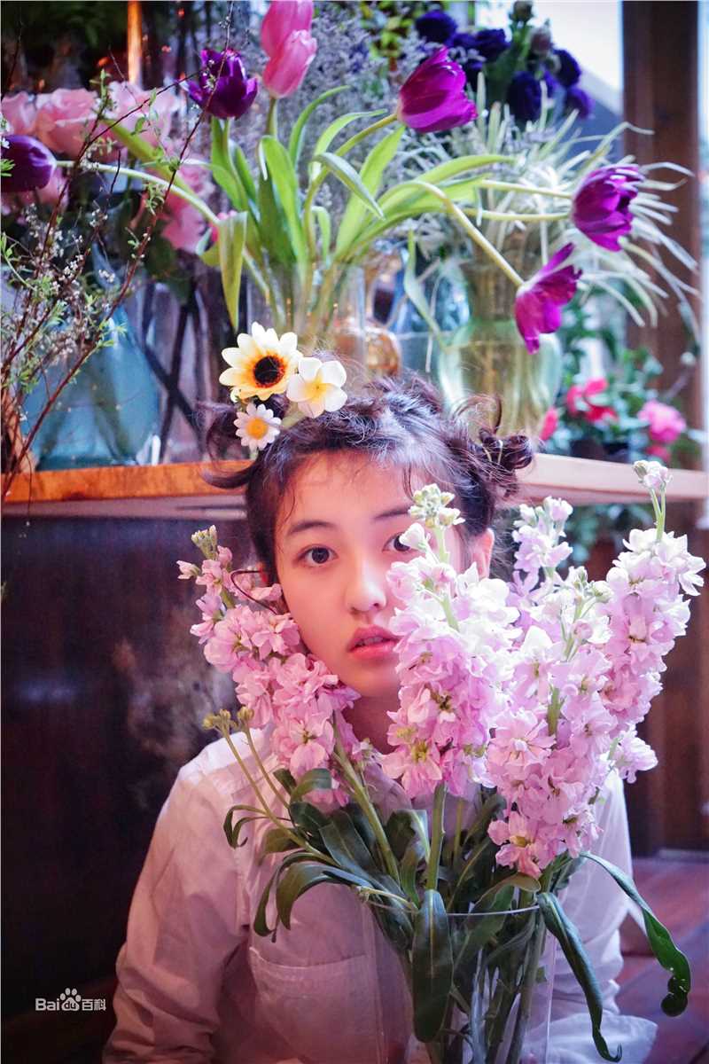 张子枫(Wendy Zhang)微“枫”前后照片