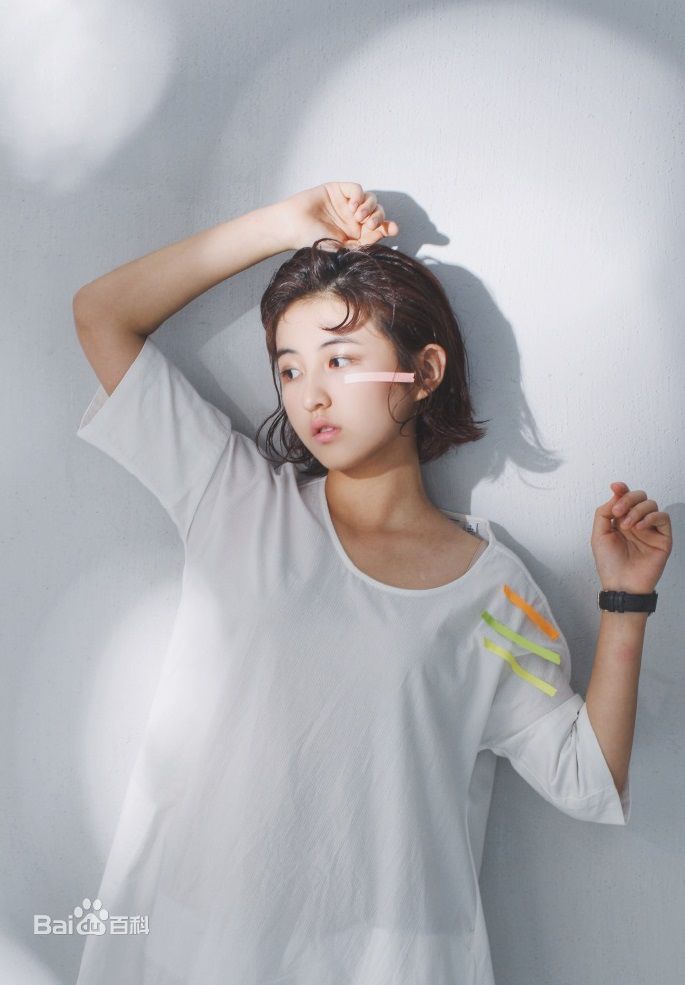 张子枫(Wendy Zhang)微“枫”前后照片