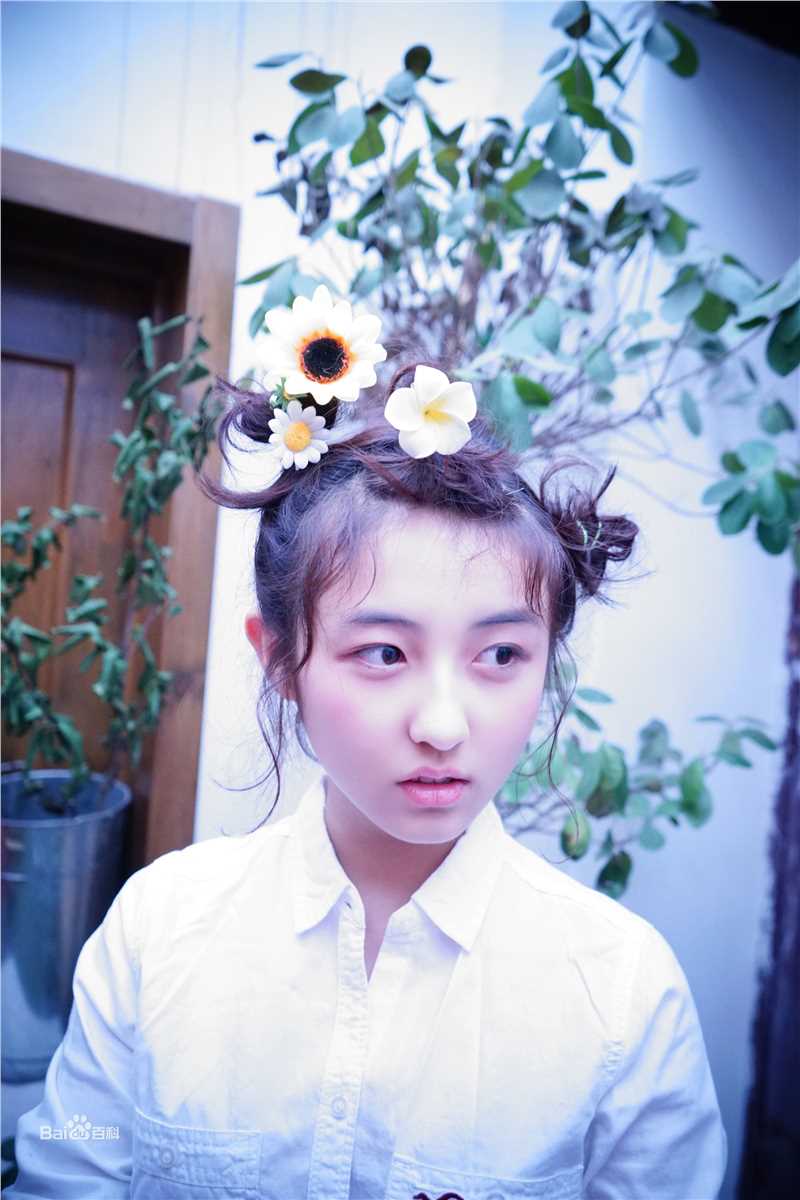 张子枫(Wendy Zhang)微“枫”前后照片