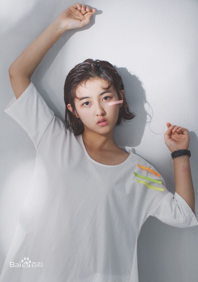 张子枫(Wendy Zhang)微“枫”前后照片