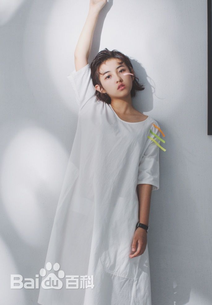 张子枫(Wendy Zhang)微“枫”前后照片