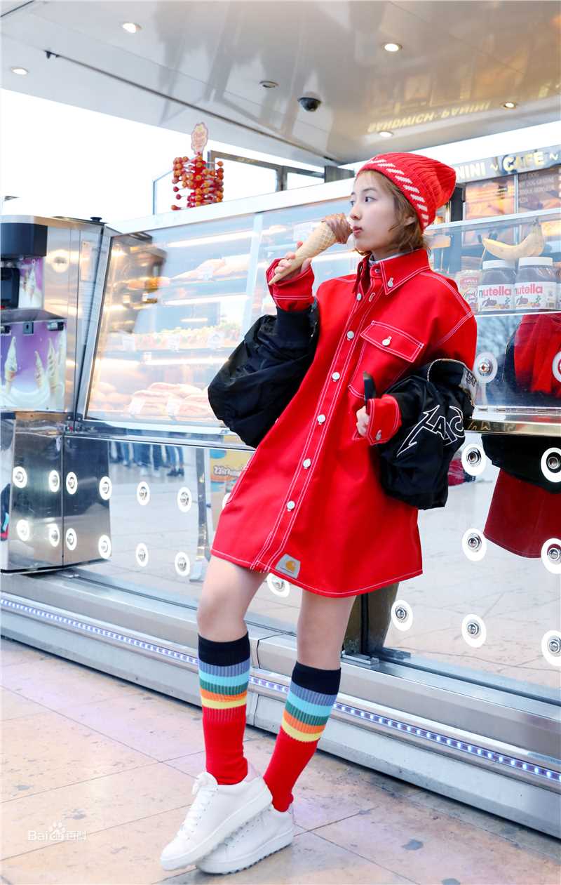 张子枫(Wendy Zhang)2017巴黎时装周生活照相册