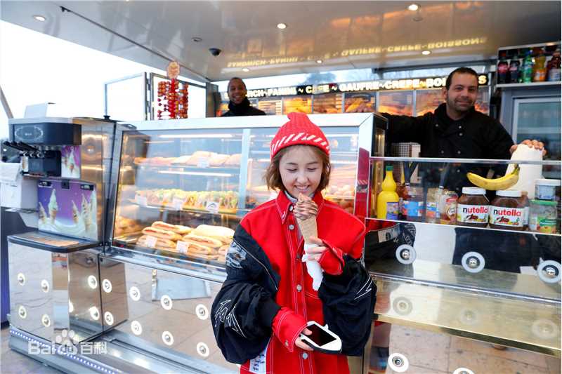 张子枫(Wendy Zhang)2017巴黎时装周生活照相册