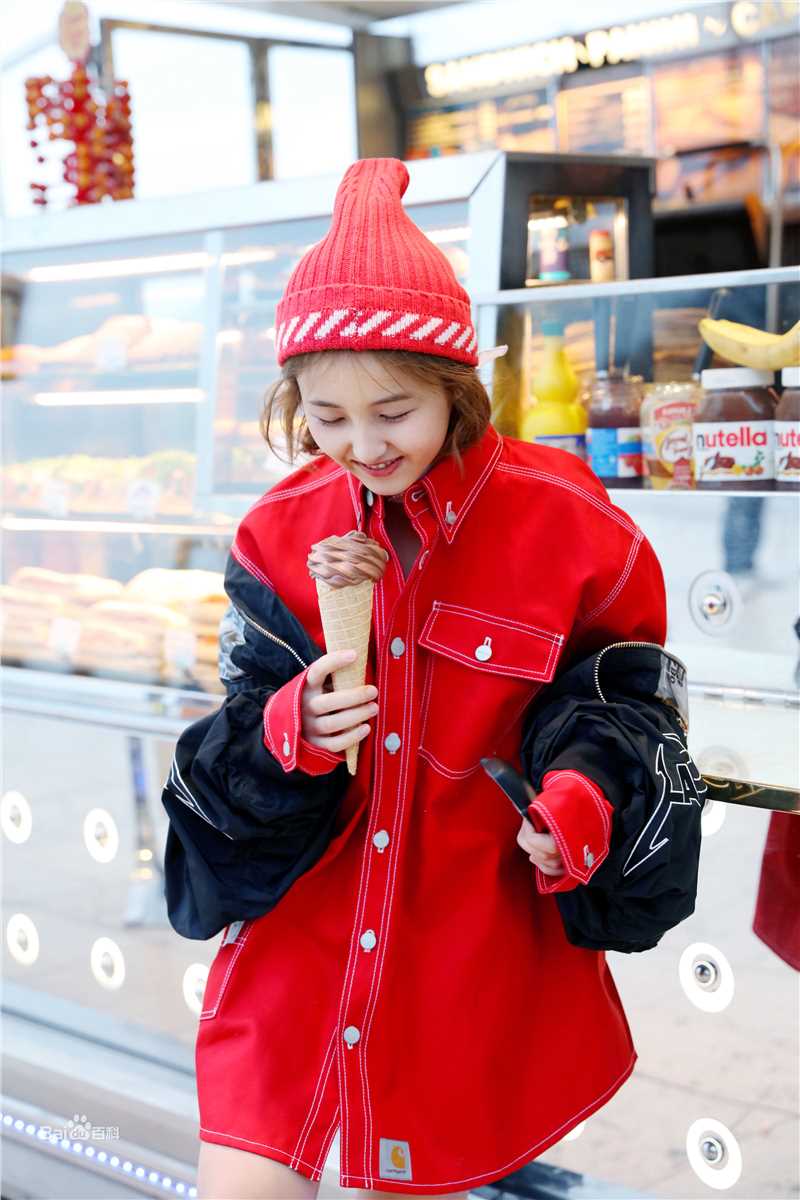 张子枫(Wendy Zhang)2017巴黎时装周生活照相册