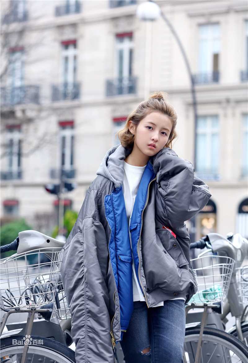 张子枫(Wendy Zhang)2017巴黎时装周生活照相册