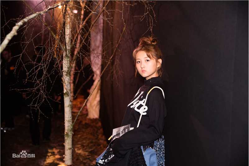 张子枫(Wendy Zhang)2017巴黎时装周生活照相册