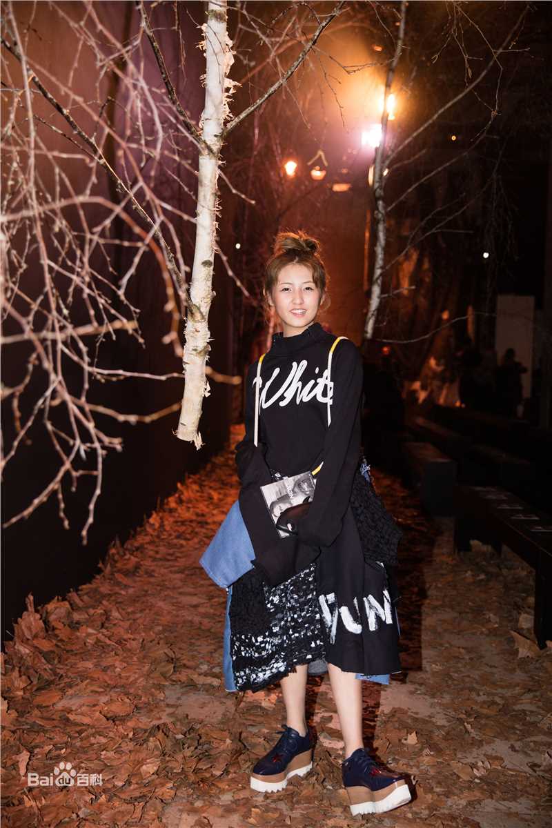 张子枫(Wendy Zhang)2017巴黎时装周生活照相册