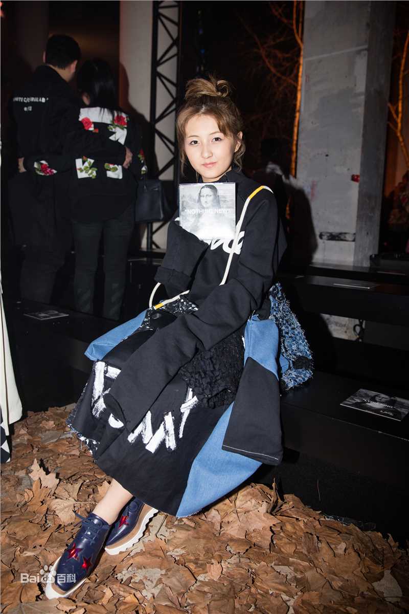 张子枫(Wendy Zhang)2017巴黎时装周生活照相册