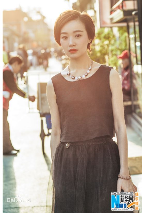 战菁一(Zhan Jingyi)2016年04月春光街拍素颜照壁纸