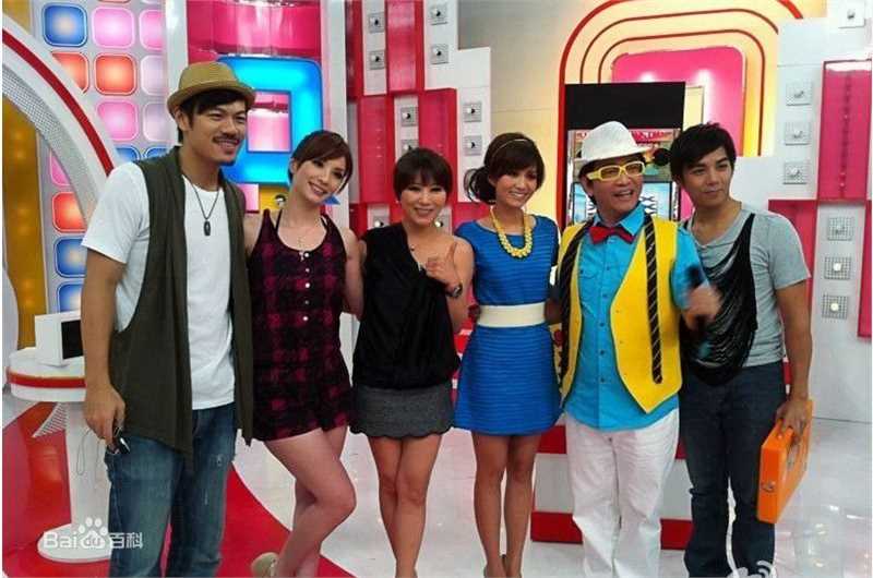 最全吴宗宪(Jacky Wu)在2011年主持《天才答不答》照片中的壁纸