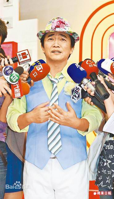 最全吴宗宪(Jacky Wu)在2011年主持《天才答不答》照片中的壁纸