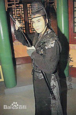 徐少强(Norman Chui)古装扮相前后照片