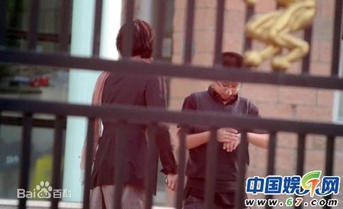 杨亚洲(Yazhou Yang)和倪萍素颜照相册