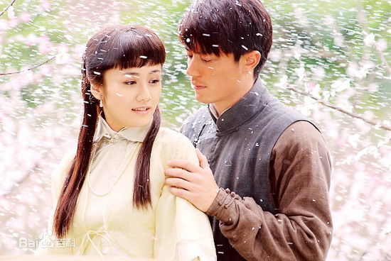 新一剪梅饰演万秋玲