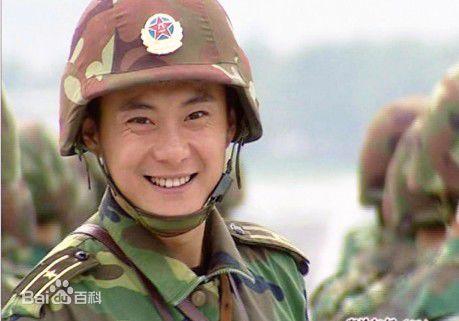 王斑  微博近照