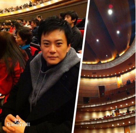 王斑  微博近照