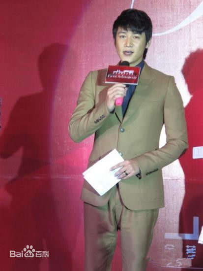 陆毅鲍蕾努力做公益 向玉树灾区捐20万善款