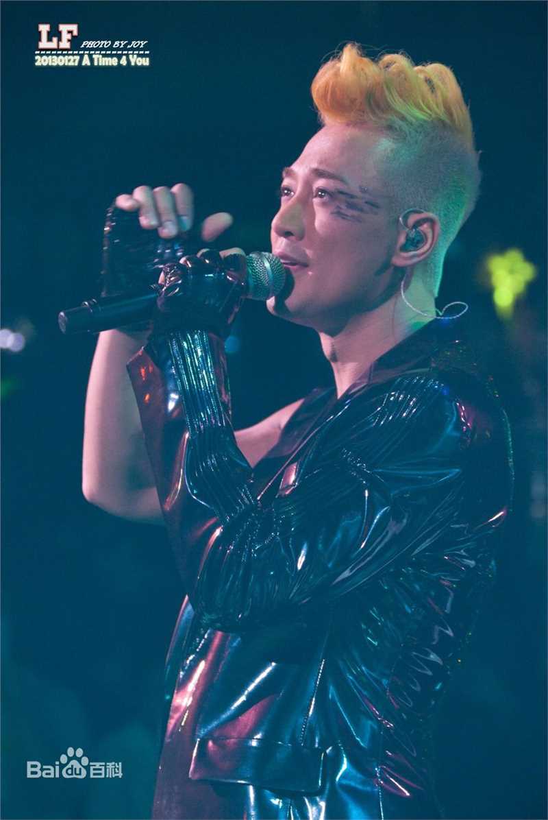 林峯/林峰(LAM Raymond)林峰2013红馆演唱会图册前后照片