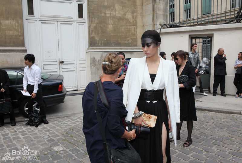 尚雯婕(Laure Shang)2011年巴黎时尚周生活照相册