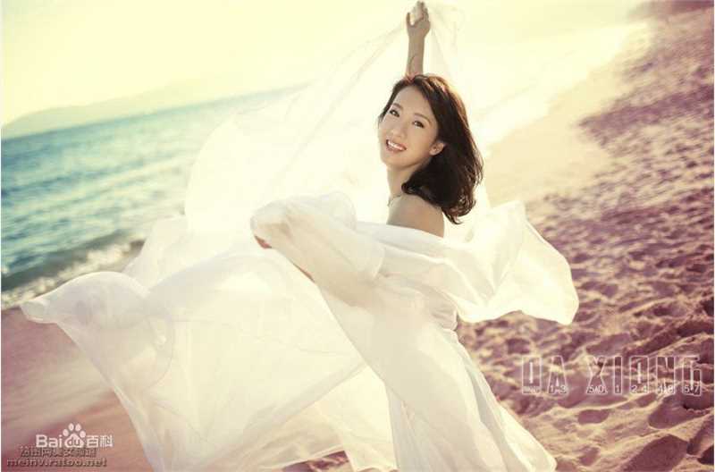 李念海滩婚纱照