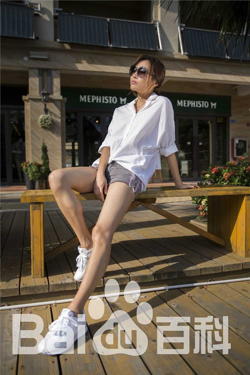 郑罗茜(rossi)街拍前后照片