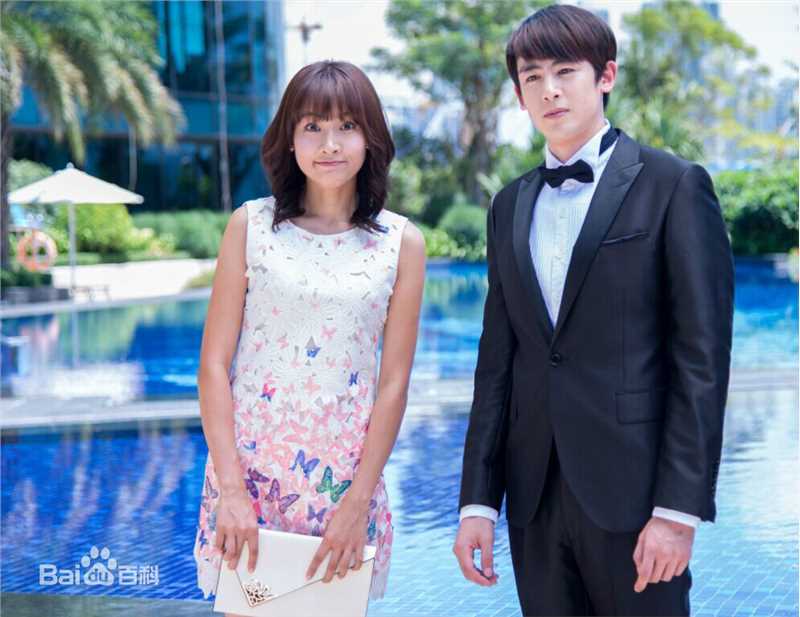 郑罗茜(rossi)寻找北极光壁纸壁纸