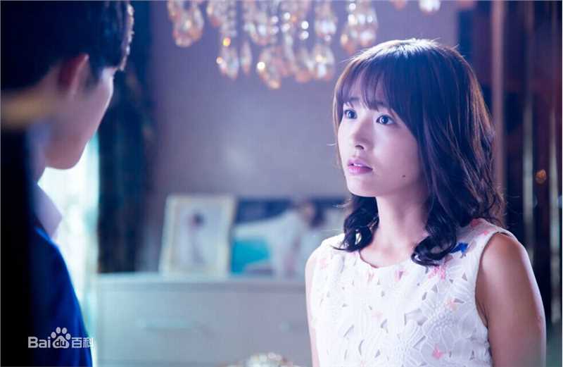 郑罗茜(rossi)寻找北极光壁纸壁纸