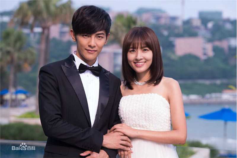 郑罗茜(rossi)寻找北极光壁纸壁纸