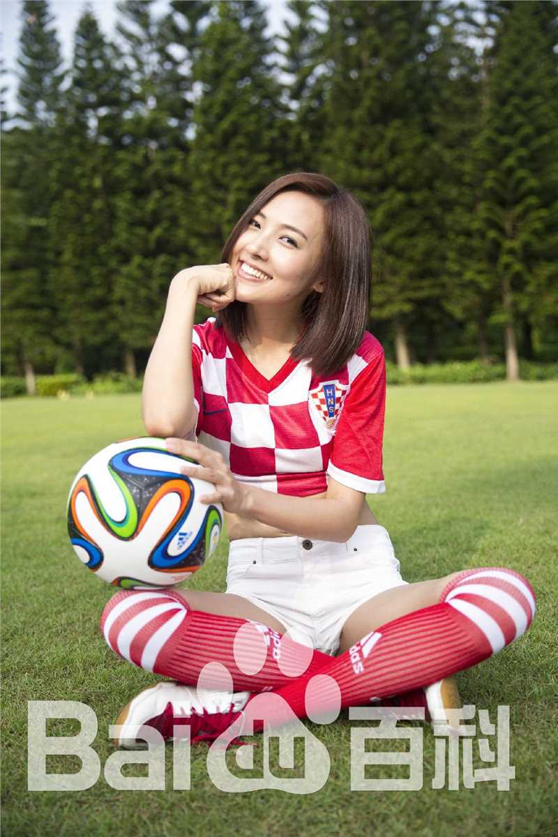 郑罗茜(rossi)足球宝贝壁纸壁纸