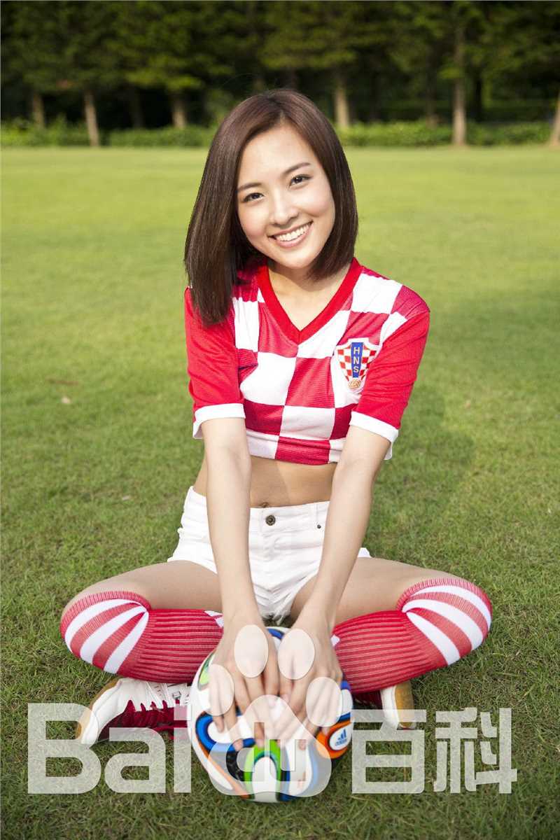 郑罗茜(rossi)足球宝贝壁纸壁纸