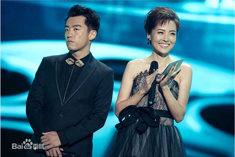 郑罗茜(rossi)前任2：备胎反击战素颜照相册