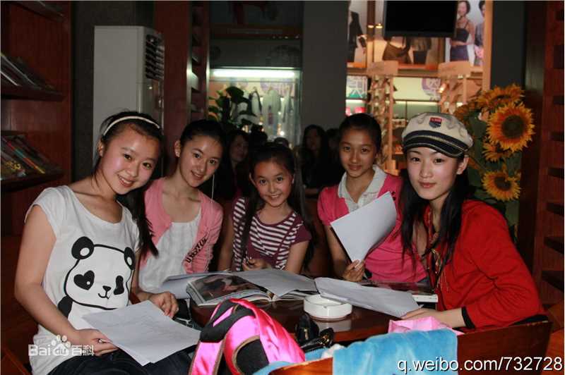 精选郭晓婷(Cristy)在参加《天天向上》节目中的图册