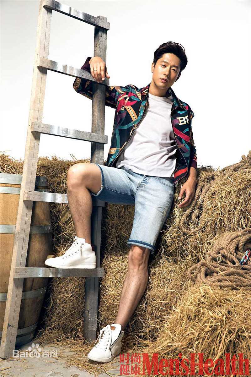 《凌潇肃》生活照