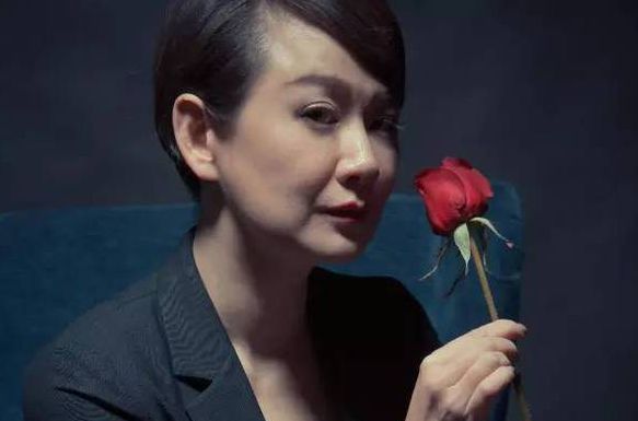 《黄芳翎》封面图片