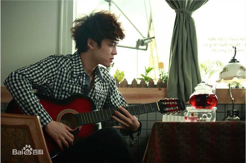 付辛博(Fu Xinbo)2010年战狼世家服饰代言素颜照相册