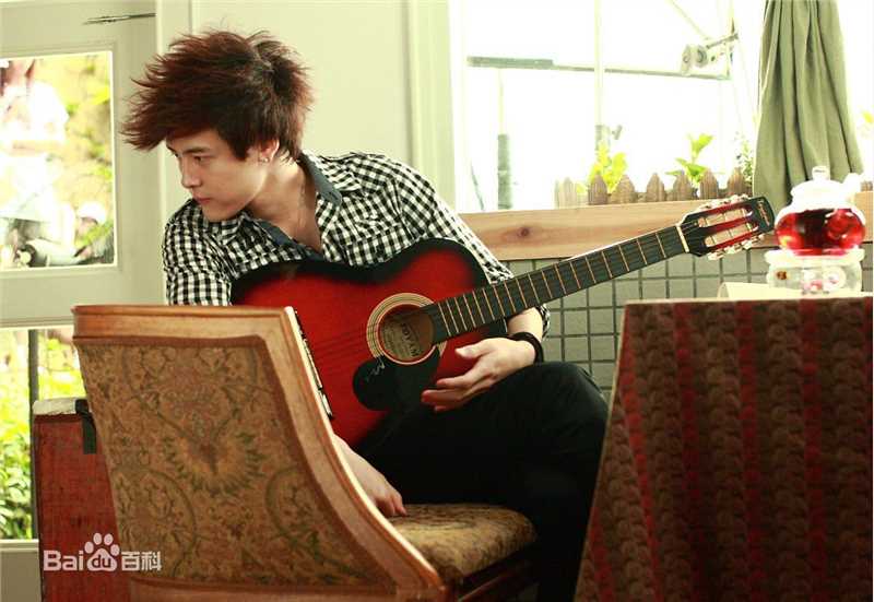 付辛博(Fu Xinbo)2010年战狼世家服饰代言素颜照相册