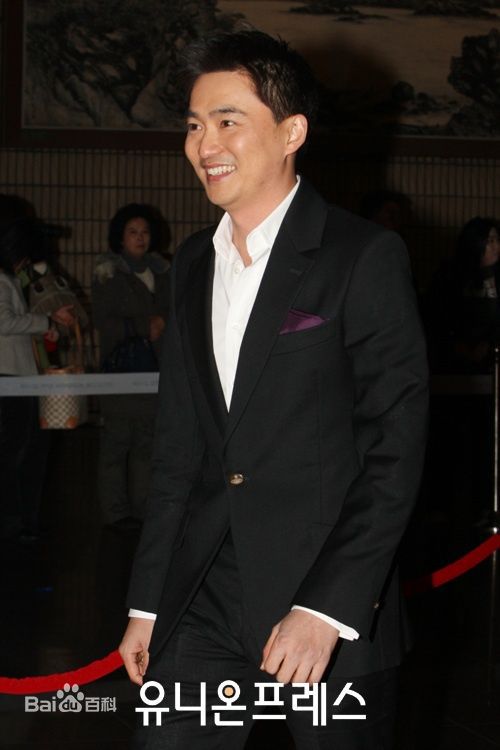 最新金锡勋(Kim Suk hoon，)性感图片