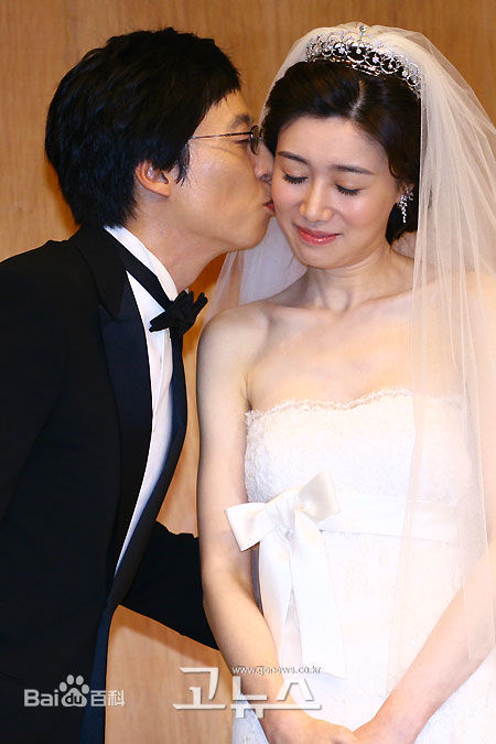 刘在石(，Yu Jae Seok，ユ·ジェソク)婚礼生活照