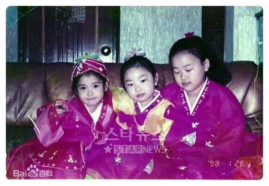 李知恩(IU（艺名）、 （韩文）、Lee Ji Eun（英文）)IU童年照图册