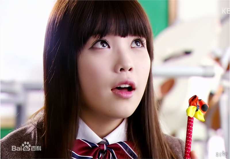 李知恩(IU（艺名）、 （韩文）、Lee Ji Eun（英文）)Dream High前后照片