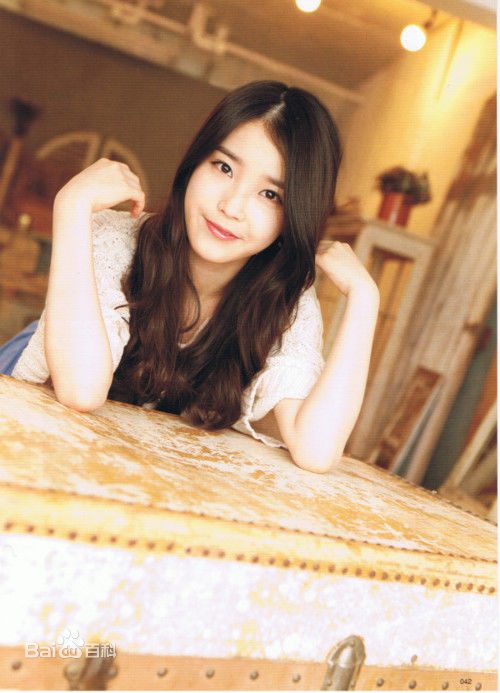 李知恩(IU（艺名）、 （韩文）、Lee Ji Eun（英文）)最全杂志画报壁纸