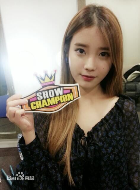 李知恩(IU（艺名）、 （韩文）、Lee Ji Eun（英文）)生活图片图册