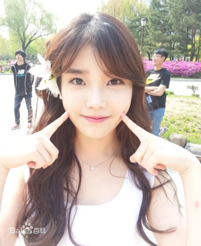 李知恩(IU（艺名）、 （韩文）、Lee Ji Eun（英文）)生活图片图册