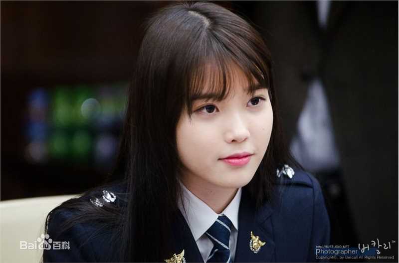 李知恩(IU（艺名）、 （韩文）、Lee Ji Eun（英文）)社会活动图性感图片图集