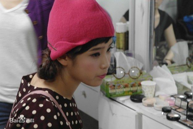 精选李知恩(IU（艺名）、 （韩文）、Lee Ji Eun（英文）)李智恩精彩图册