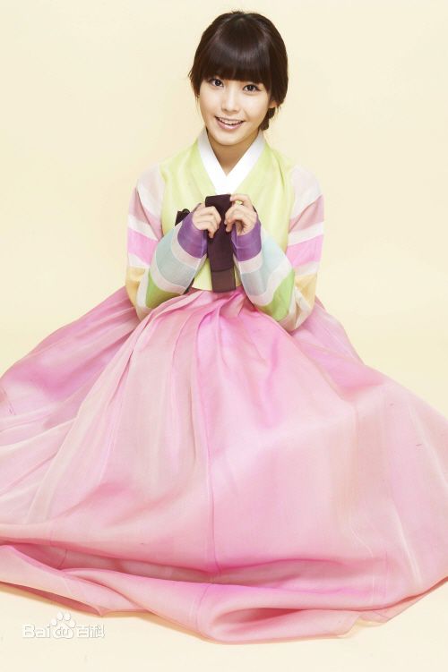 精选李知恩(IU（艺名）、 （韩文）、Lee Ji Eun（英文）)李智恩精彩图册